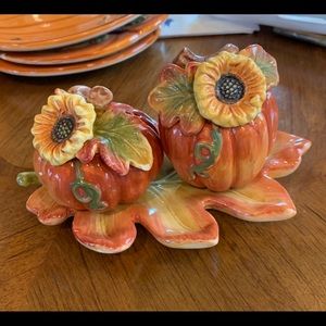Pumpkin salt and pepper shakers